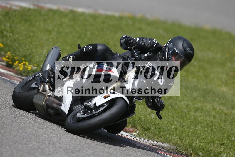 /Archiv-2024/29 12.06.2024 MOTO.CH Track Day ADR/Gruppe rot/70